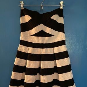 Express stretch body con strapless dress